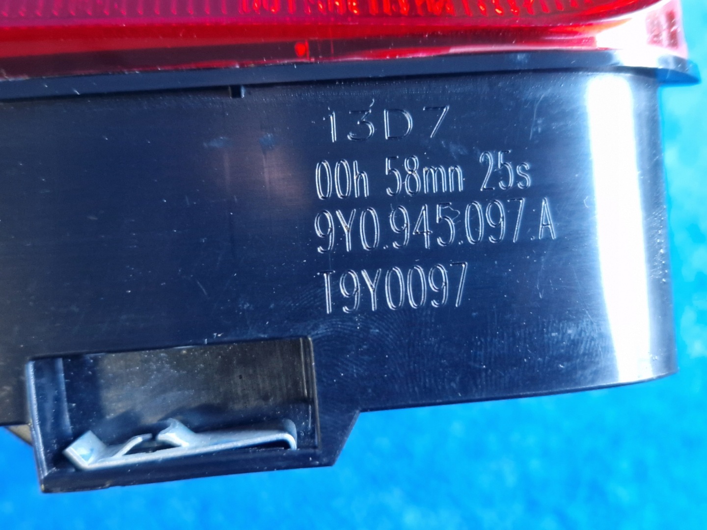 PORSCHE CAYENNE III 9Y TRZECIE light STOP 9Y0945097A