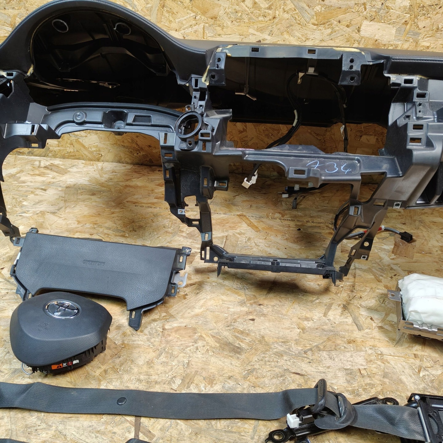 dashboard instrument panel Komplet Toyota C-HR and