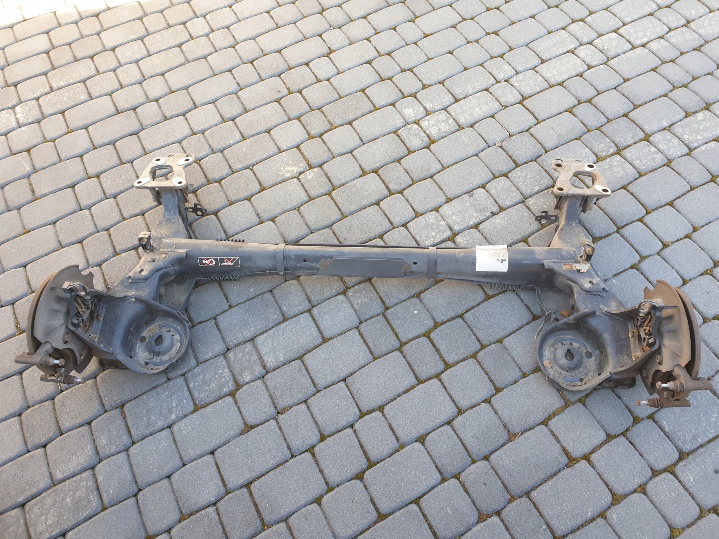 rear sider axis PEUGEOT PARTNER CITROEN BERLINGO II B9 2011