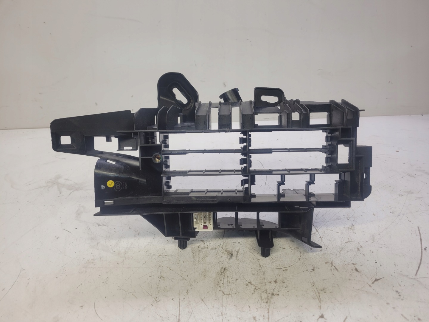 HALTER DER SICHERUNGEN AUDI A4 B9 A5 8W0971845AJ