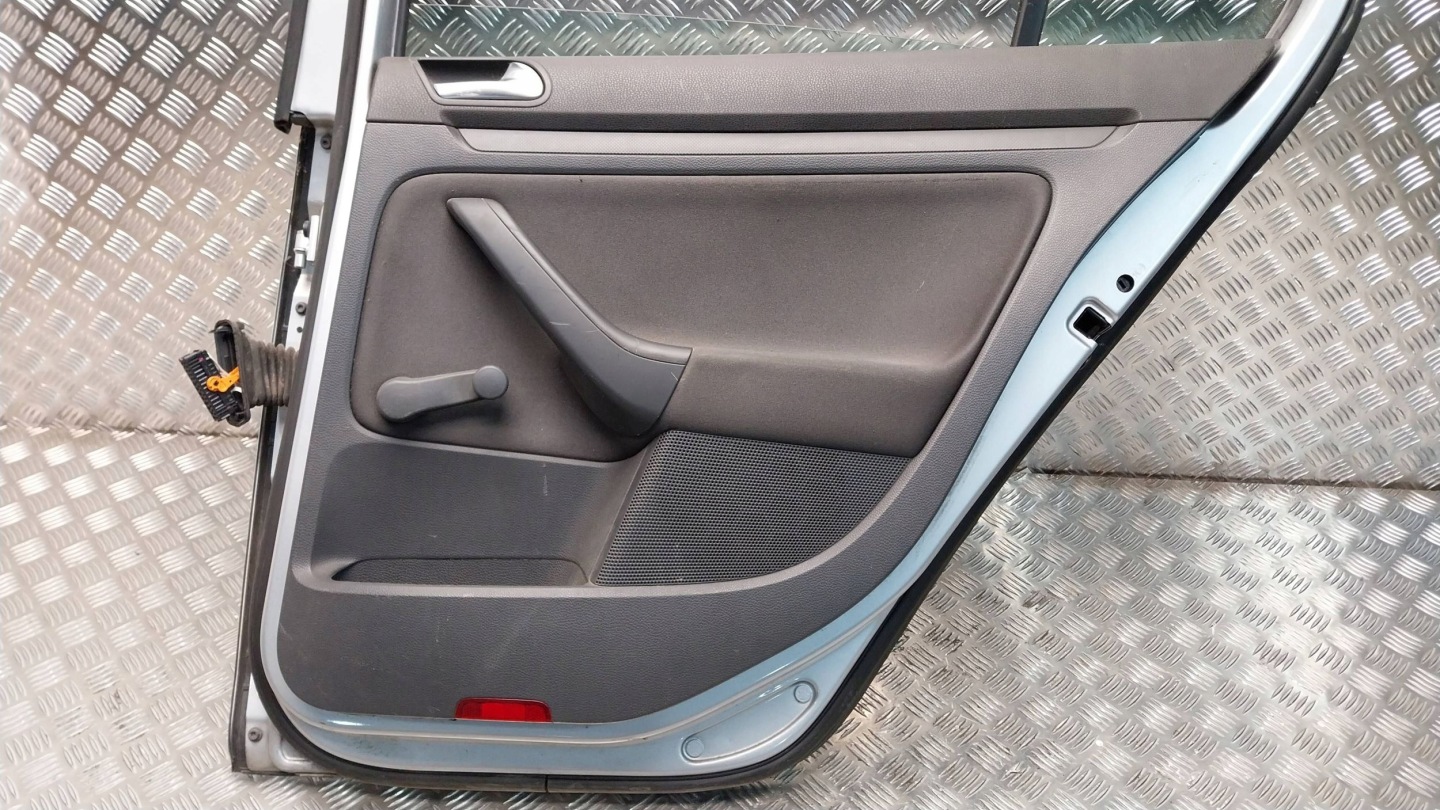 Portière Arrière Droit VW GOLF V HATCHBACK 03