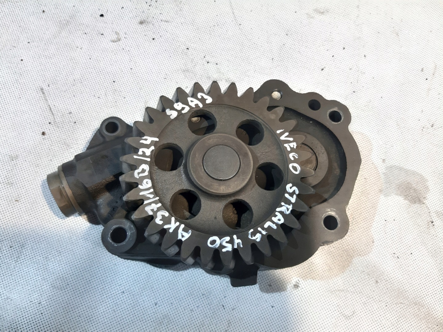 Ölpumpe IVECO STRALIS 450 EURO 5 CURSOR 10 504117905