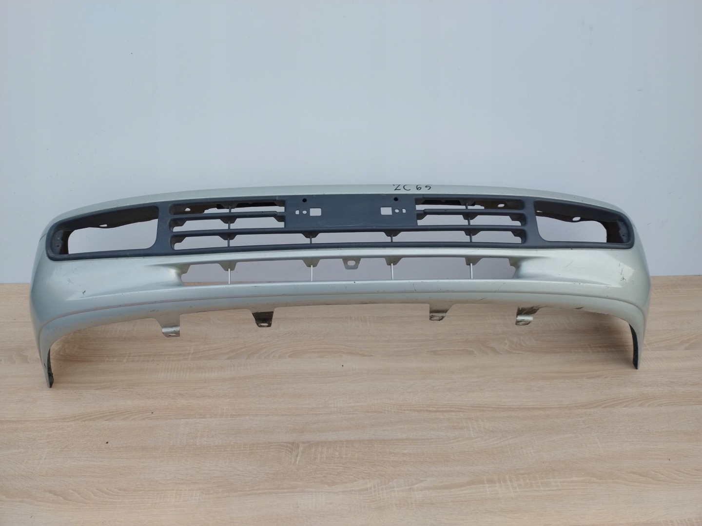 MITSUBISHI SPACE RUNNER 95-99 ROK bumper front