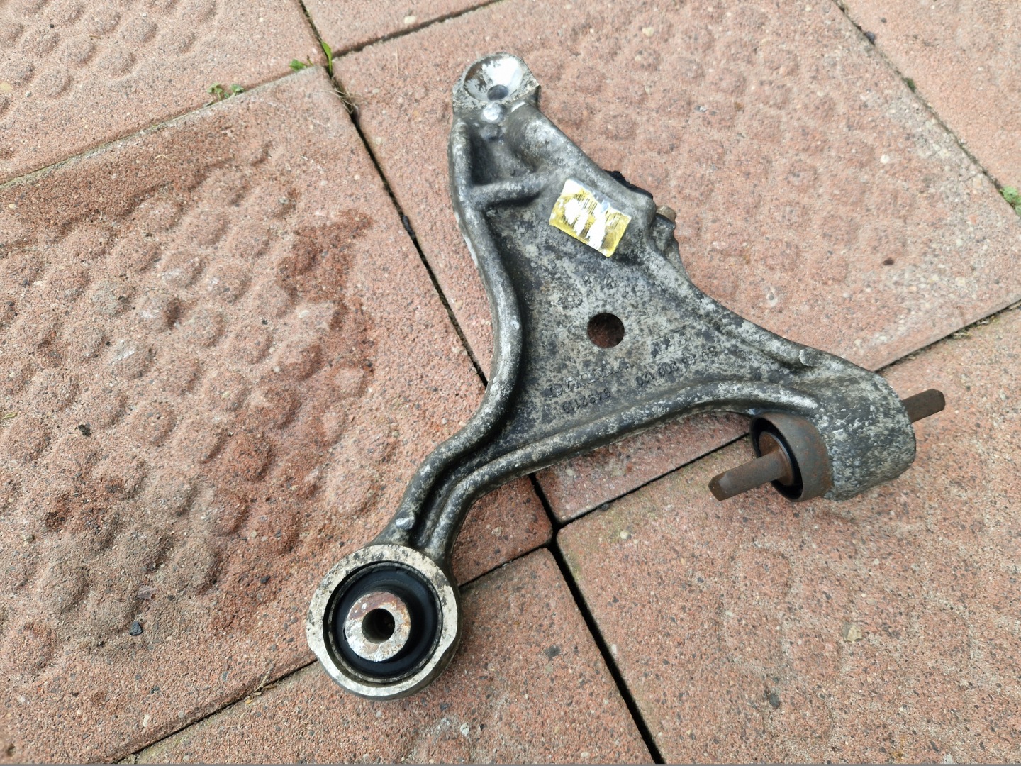 arm left front front VOLVO V70 II 2 9492119