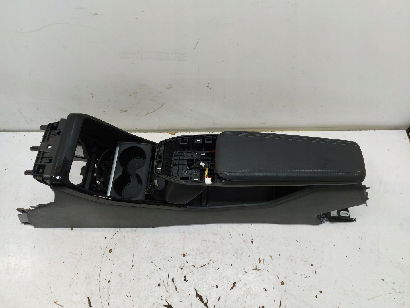 BMW U06 220d bracciolo TUNEL media