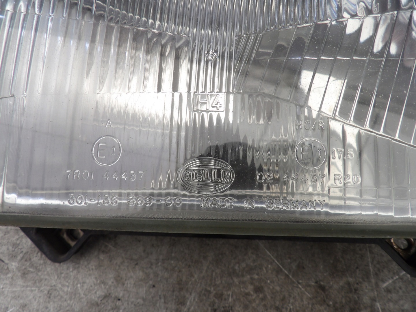 VW Transporter T4 light front left Hella