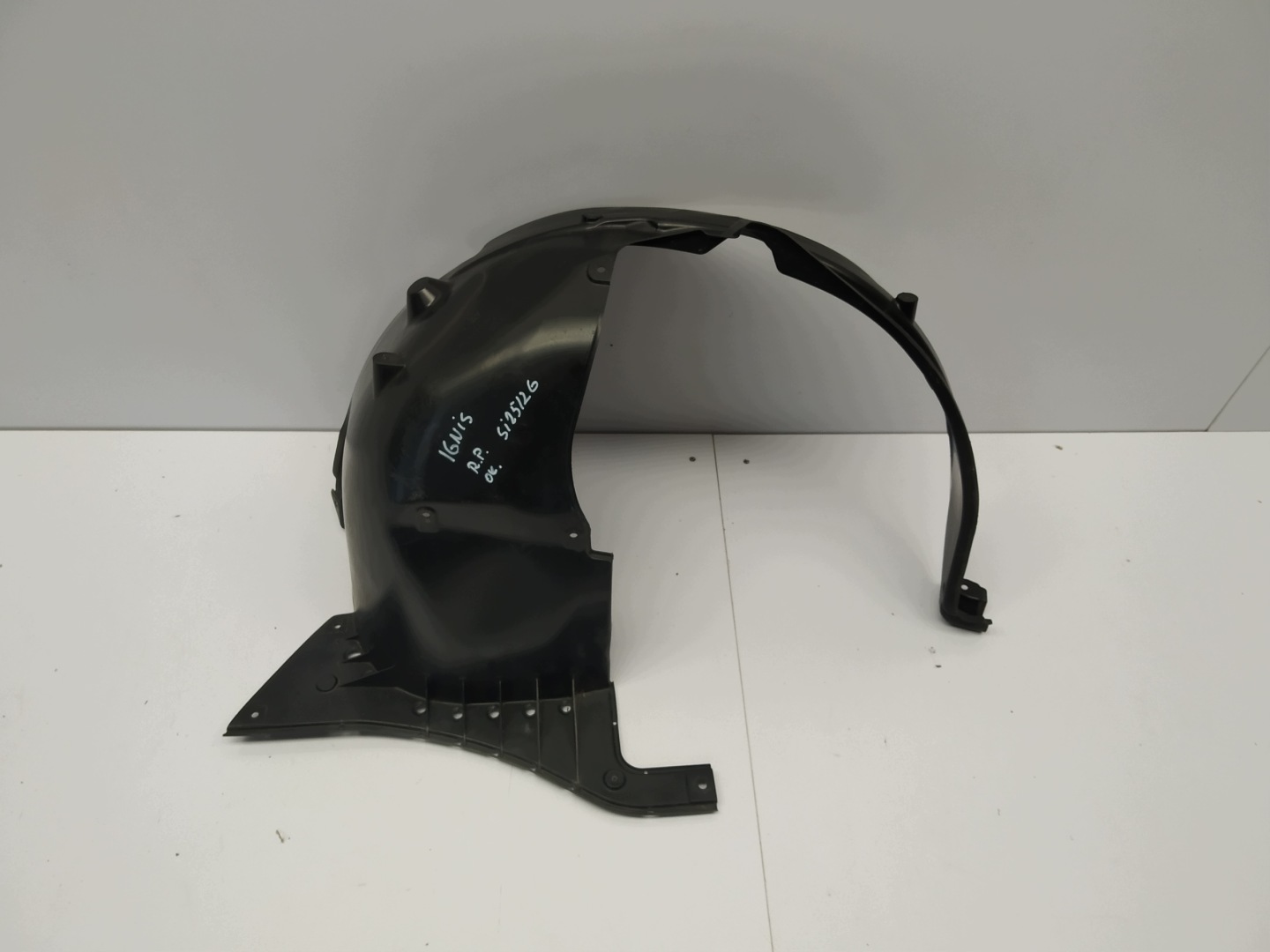 2016r + Suzuki Ignis III mudguard front right original 72321-62R0