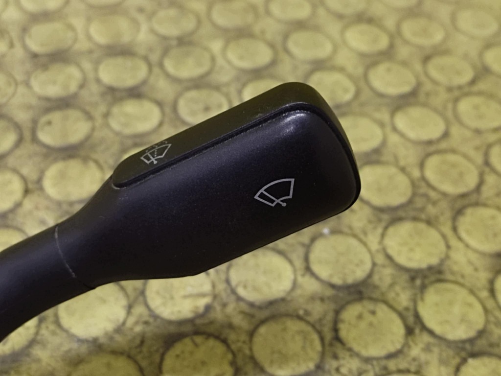 AUDI A4 B5 commande levier commodo sous volant 4D0953513