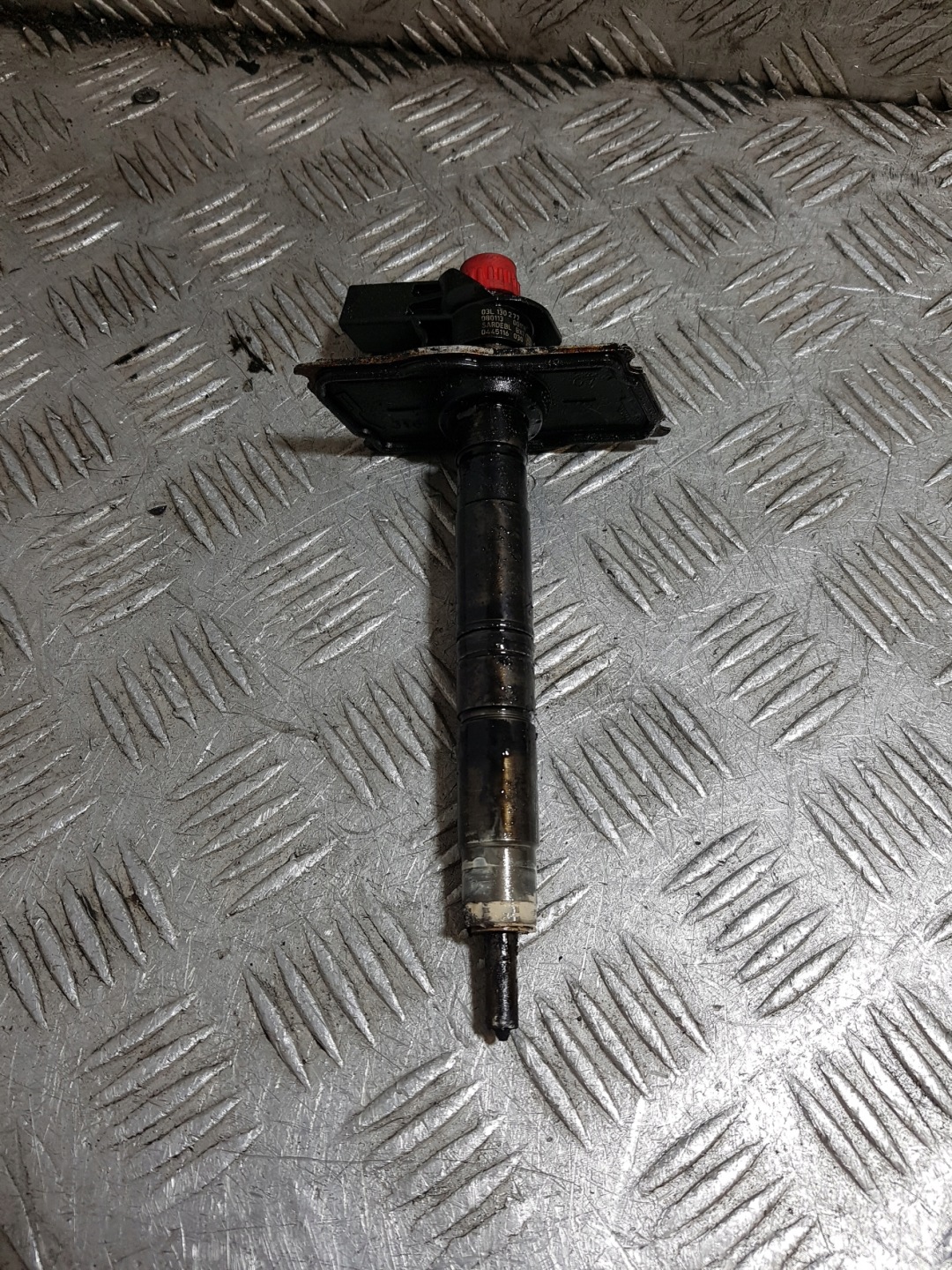 nozzle injector AUDI A4 B8 0445116030 03L130277