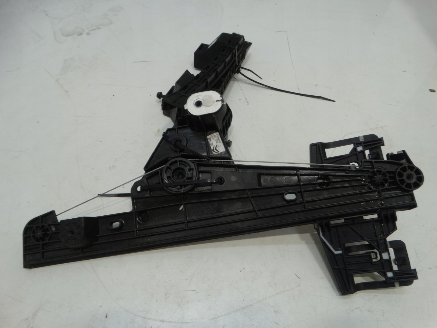 window regulator right rear part CITROEN C4 III 2020R. 9832714280