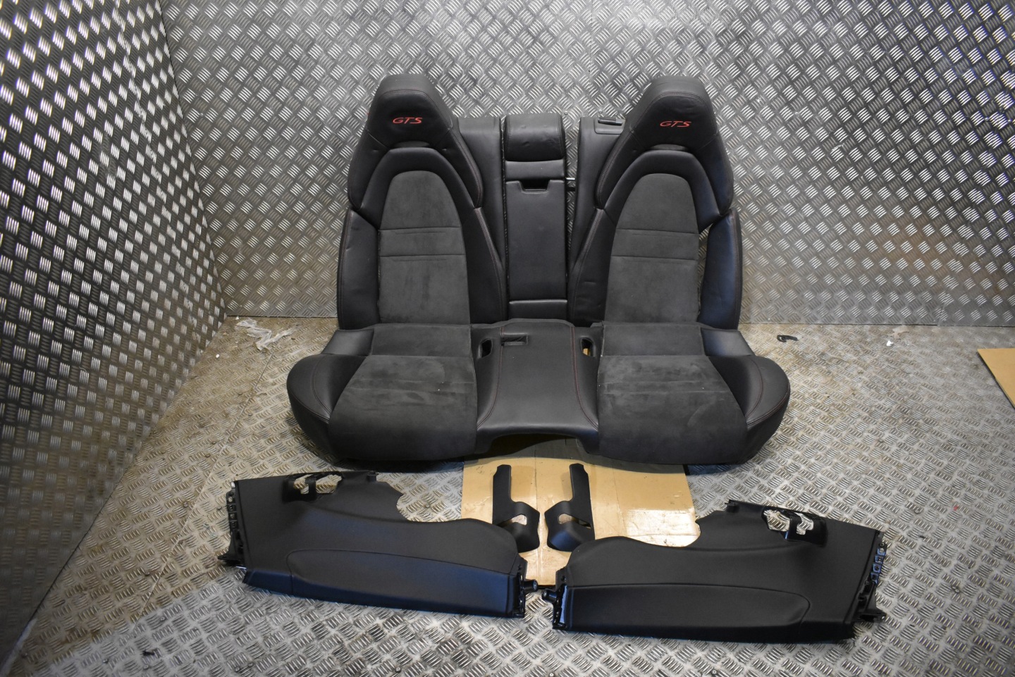 Sitze Seiten Sitz KPL. PORSCHE PANAMERA 971 GTS rote NITKA 1