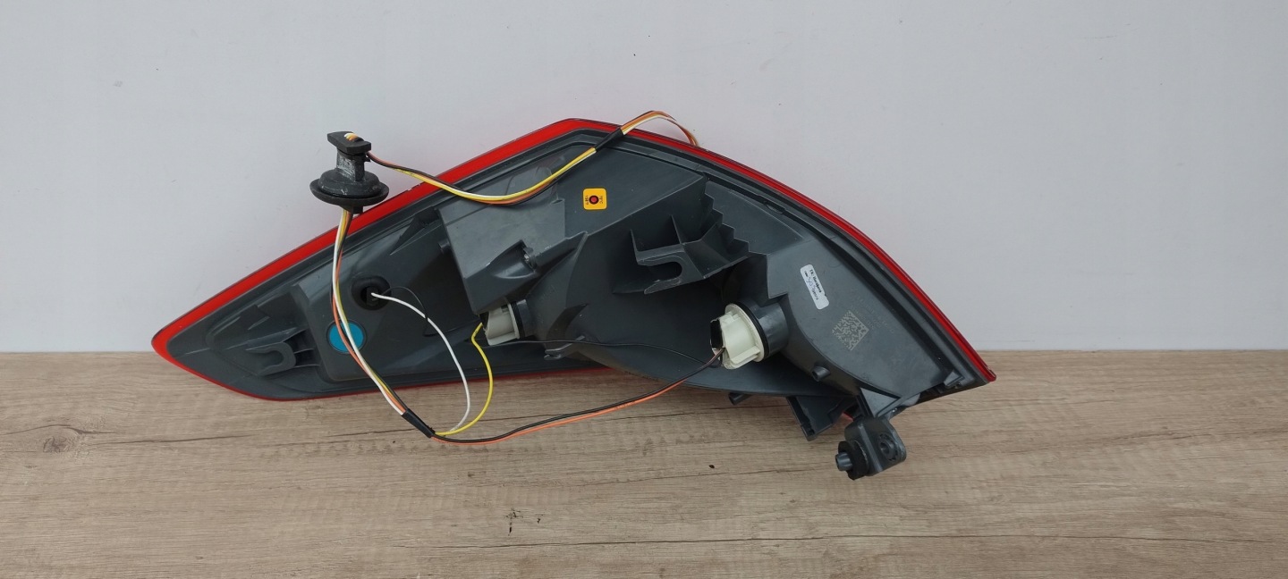 FORD FOCUS MK4 sedan left light W fender rear part LED