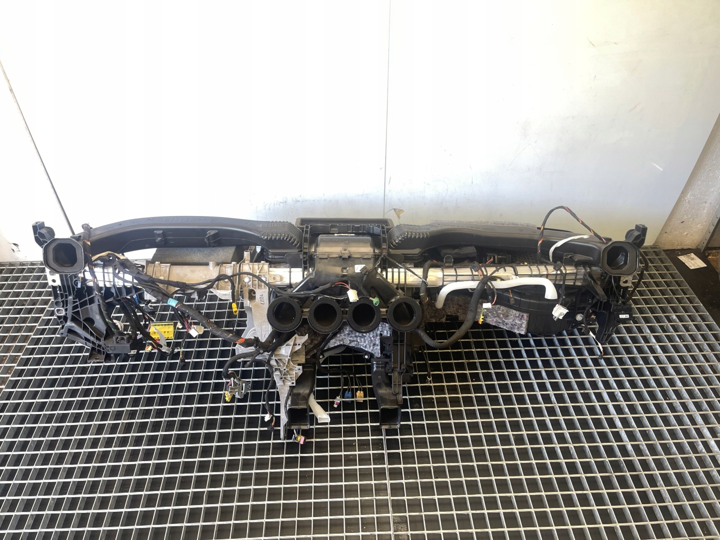 MERCEDES W213 ohřívač větrák ventilátor A2388302700 držák