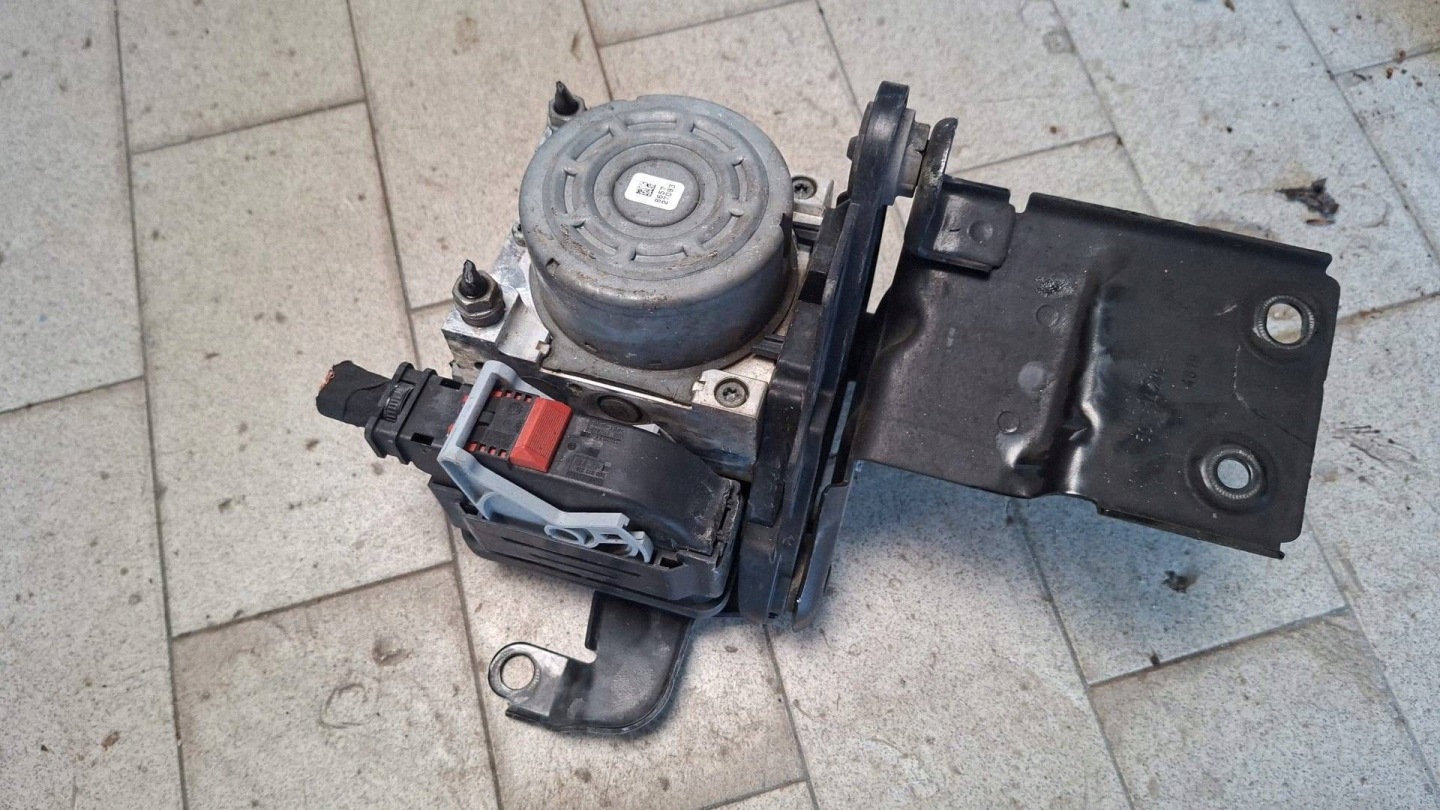 pumpa ABS Volkswagen Touran III 5Q0614517DN
