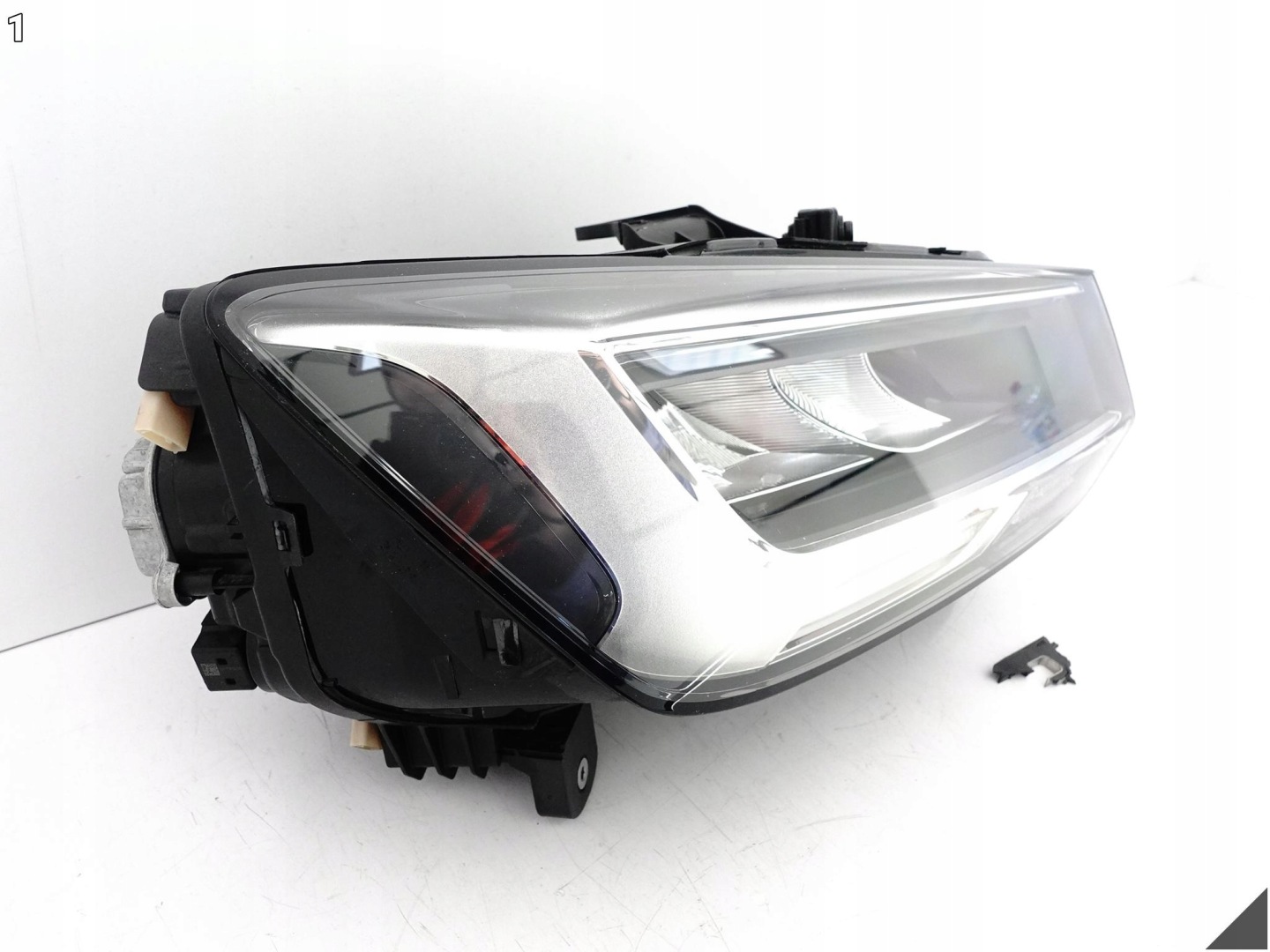 AUDI Q2 SQ2 81A LIFT 20- light FULL LED BASIS right front EUROPA damaged