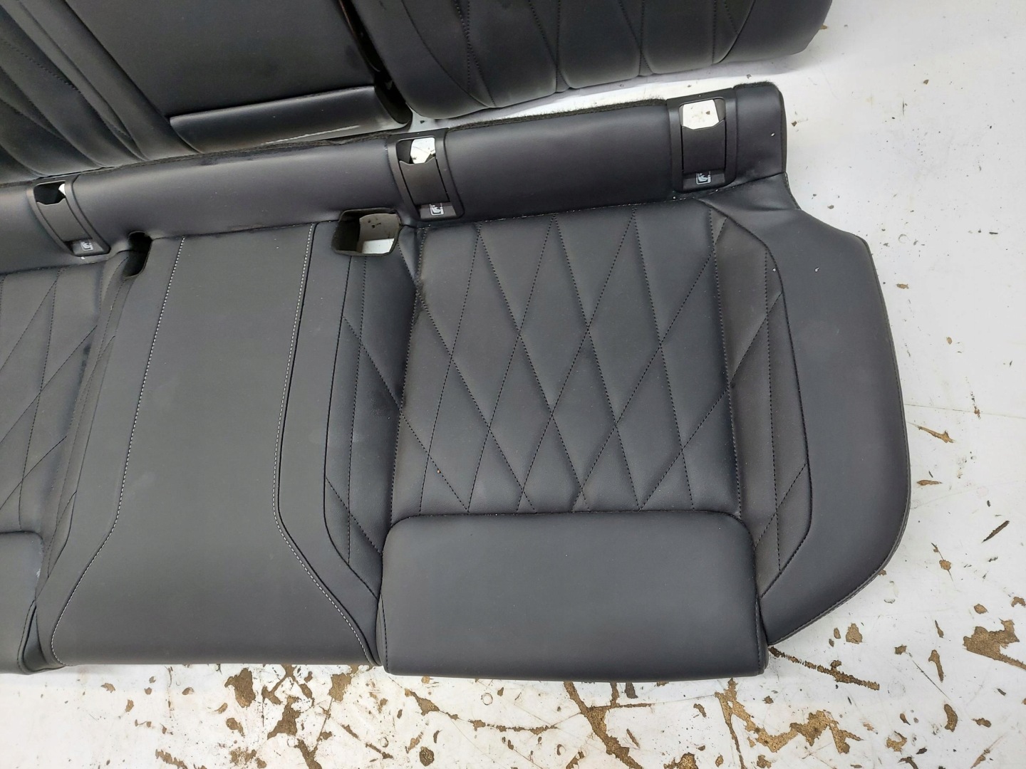 Ford Explorer VII R2KB, KANAPY Sitze vorne heck KPL