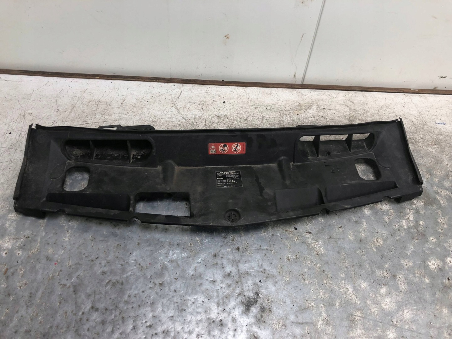 kryt stěny předního MERCEDES W204 A2045000155