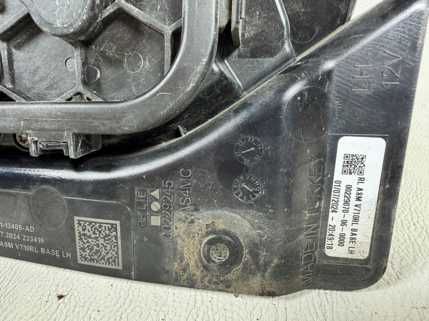 Transit Custom 23- light rear part left rear left