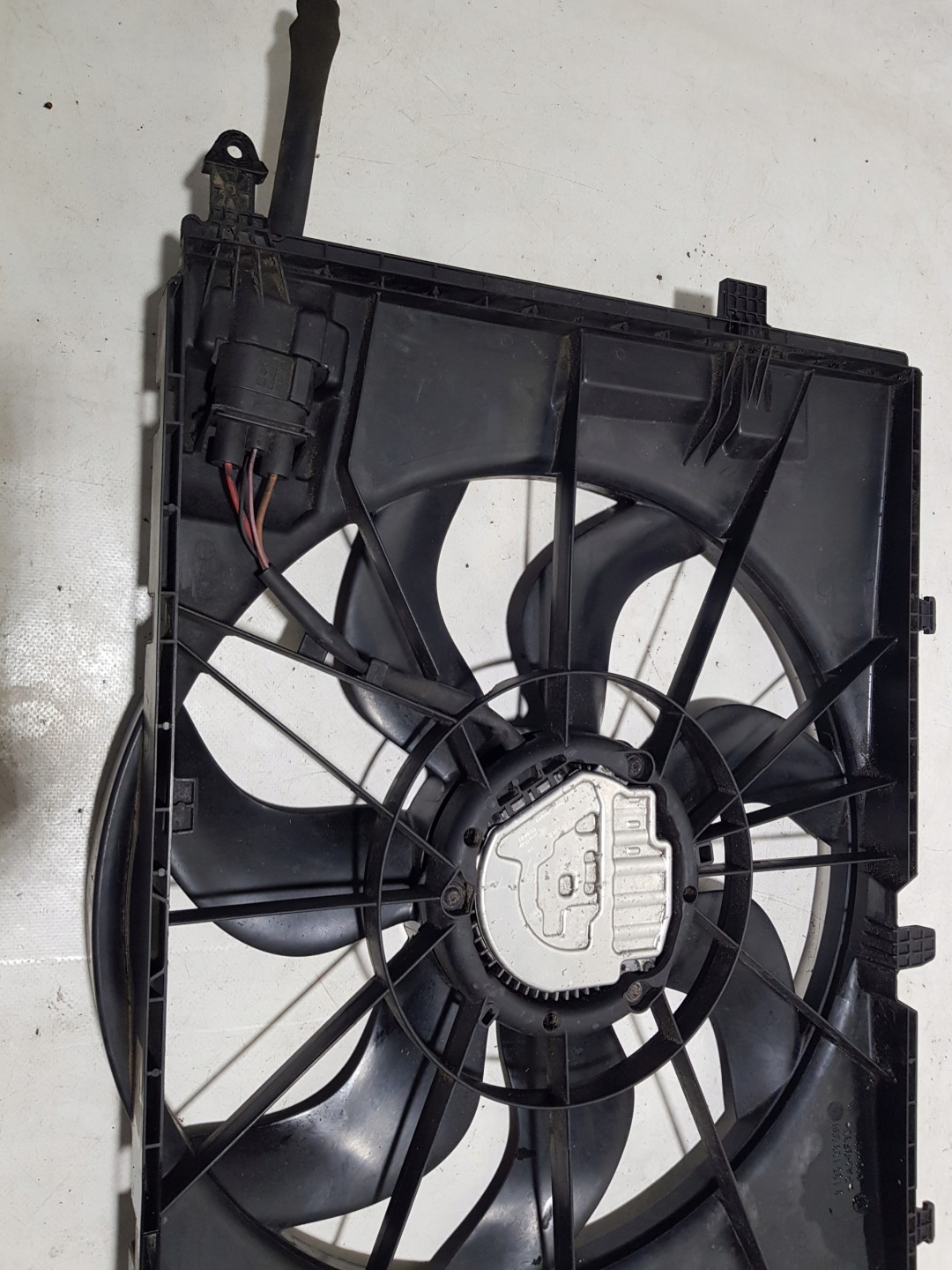 ventilátor chladiče MERCEDES W205 0999060812
