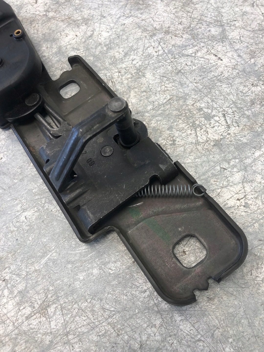 lock DOCIAG bonnet AUDI A4 B8 A6 C6 4F9827383D