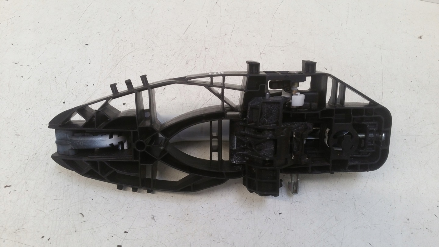 handle left rear part HH Ford Fiesta MK8