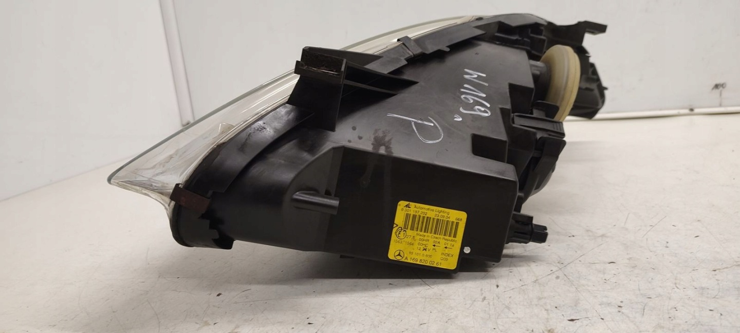 light front front right Mercedes W169