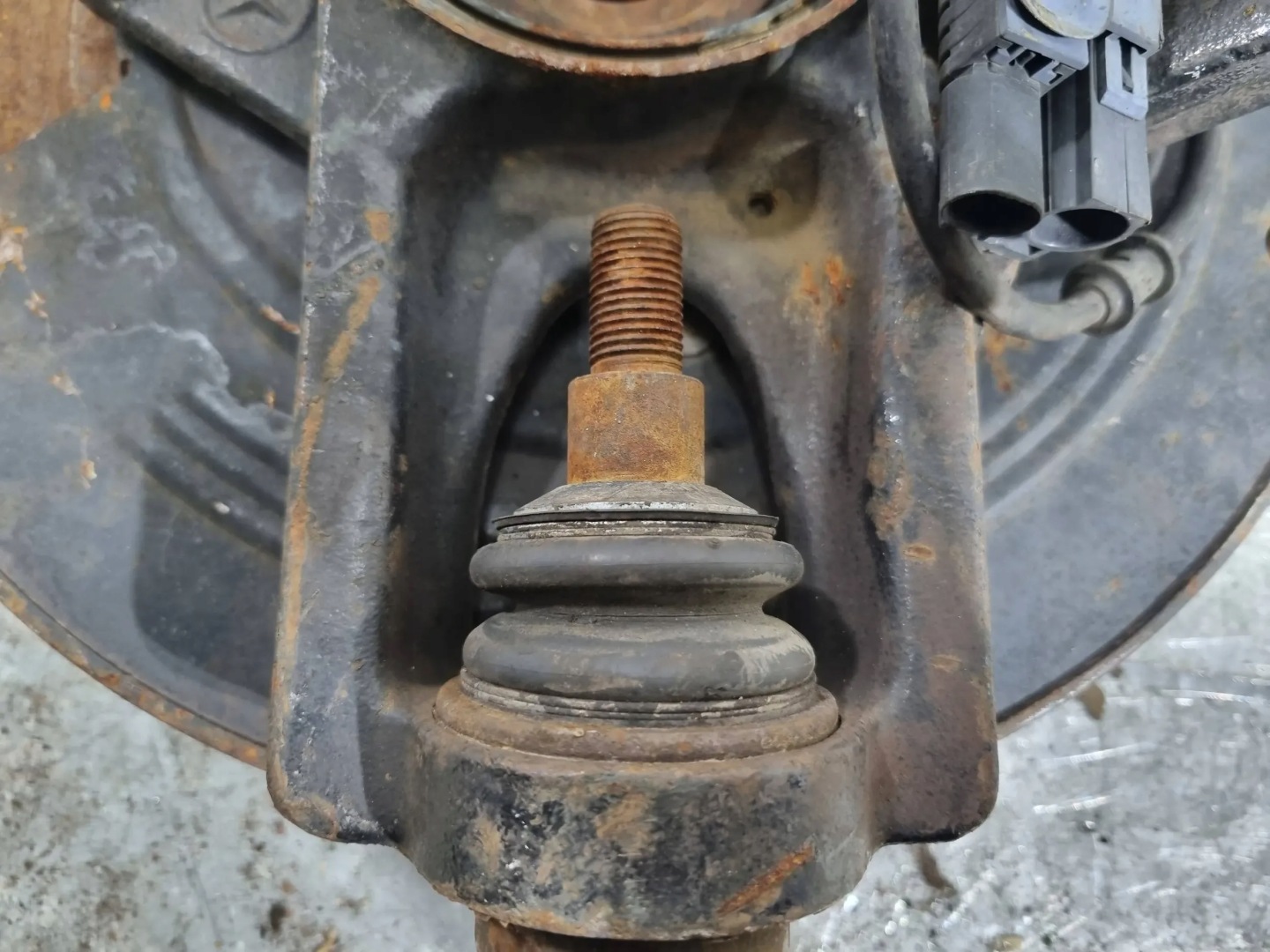 swing rear part right 362037 MERCEDES W163