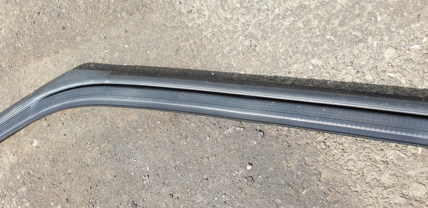 moulding gasket PROWADNICA windows door left front FORD S-MAX and OE