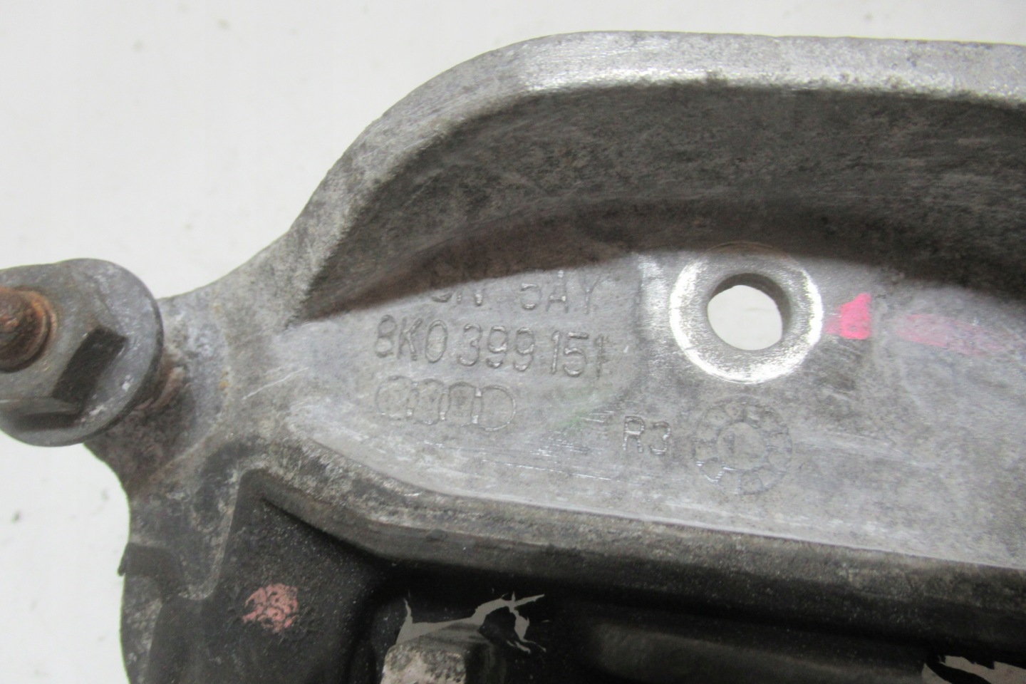 AUDI A4 B8 14R gearbox mount 8K0399151