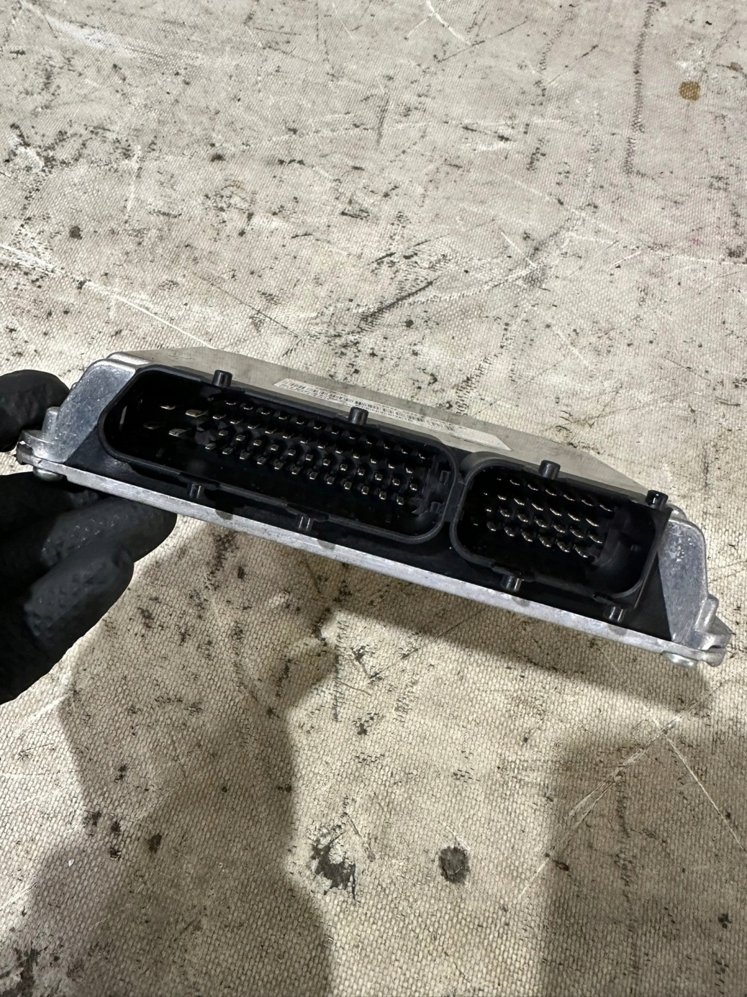 control unit of the engine VOLKSWAGEN VW PASSAT B5 1.6B 3B0907557P