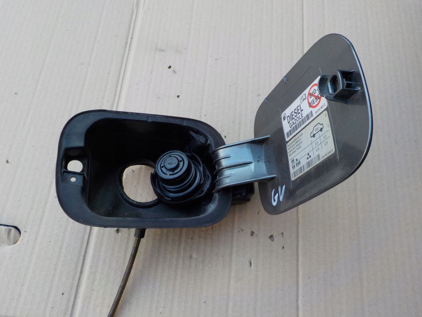 Tankklappe des Kraftstoffsbehälters vw golf V kombi 2007r