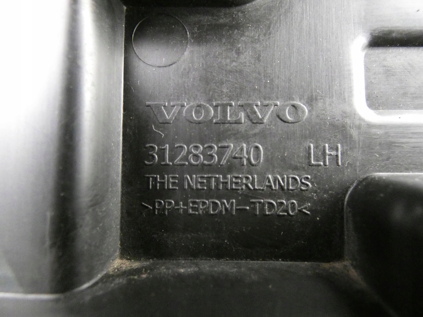 VOLVO V40 II support holder of a bumper left front front