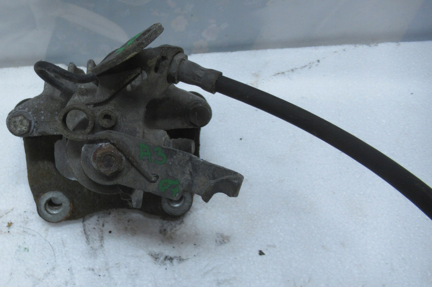 AUDI A3 8P 1.6 07R caliper right rear part