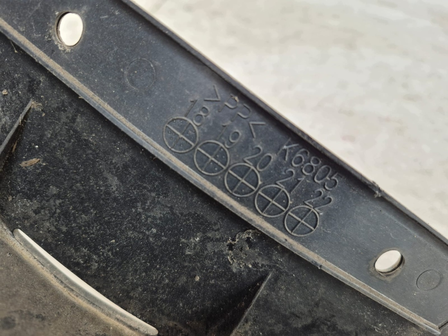 MAZDA 3 IV 19-> mudguard front front left
