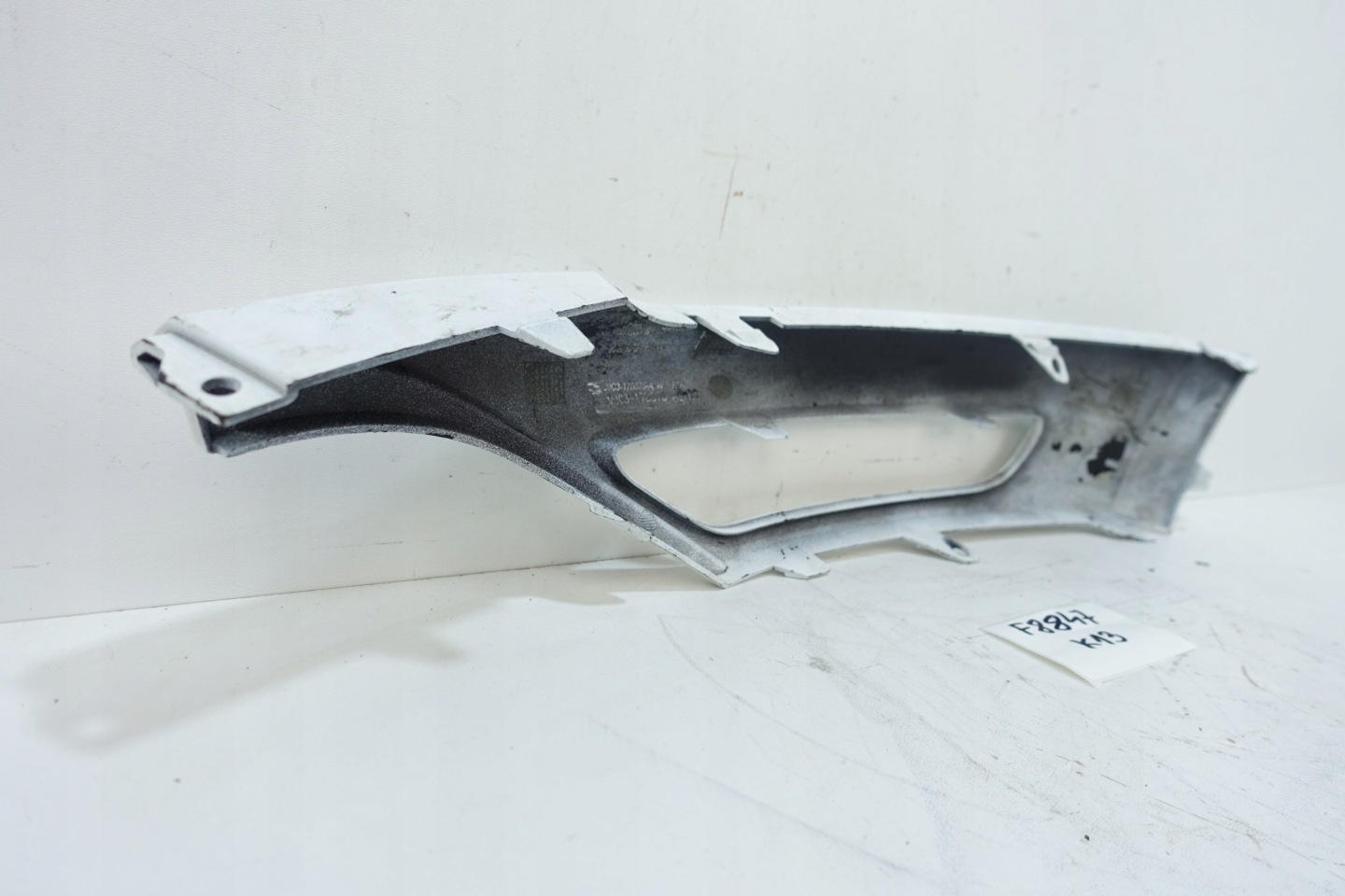 JAGUAR E-PACE X540 SPORT grid cover frame of a bumper right front J9C3-17B8