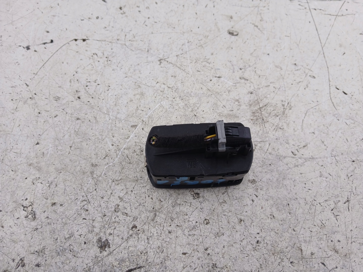 OPEL CORSA D PANEL okna levý předek řidičů 13258521AA