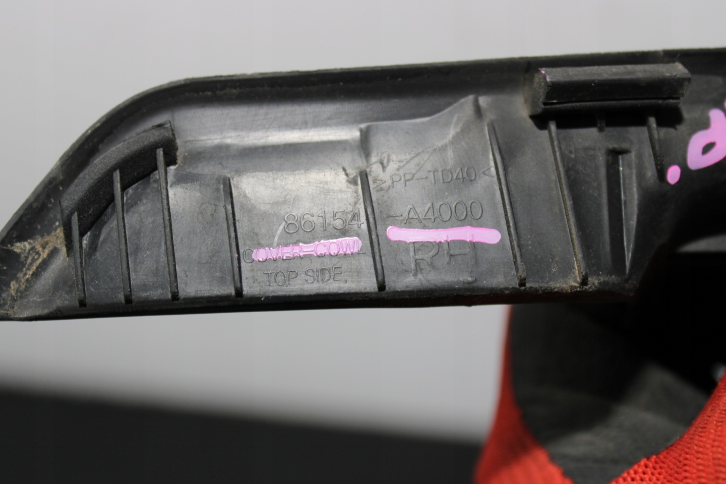 spoiler under the window right KIA CARENS IV 4 86154-A4000