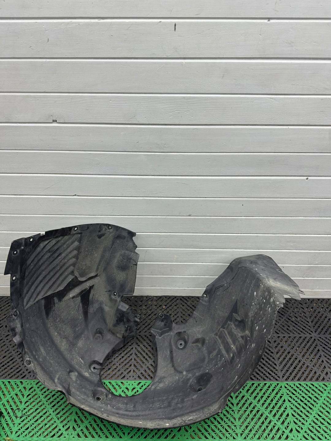 mudguard front BMW 1 F40 F44 7436624