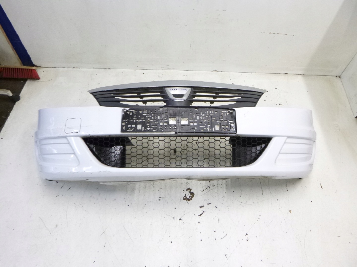 front bumper Dacia Logan Lift 0V369 / OV369 2009r.