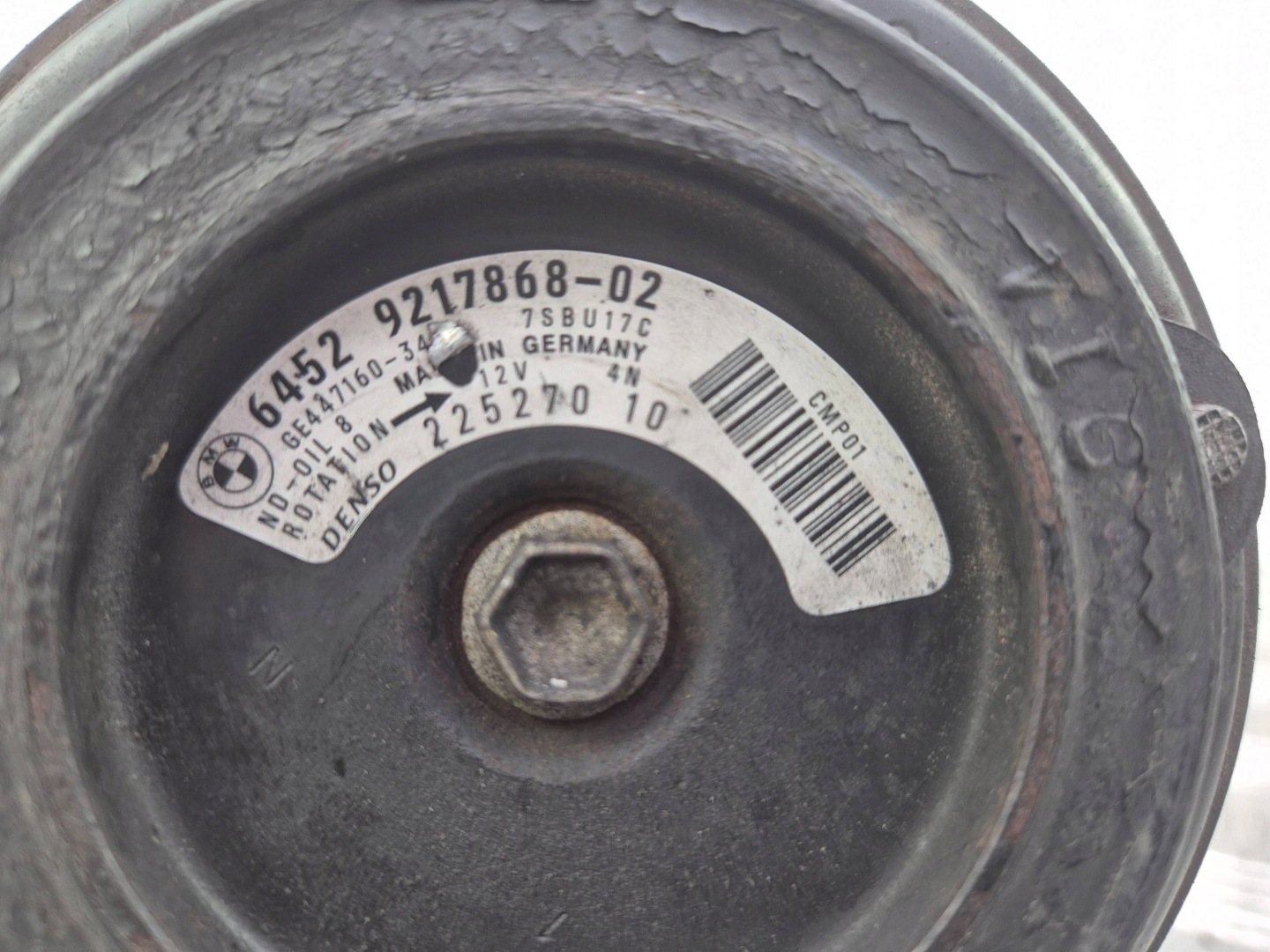 BMW X5 E70 xDrive 35i compressor; compressor of the air conditioning 9217868