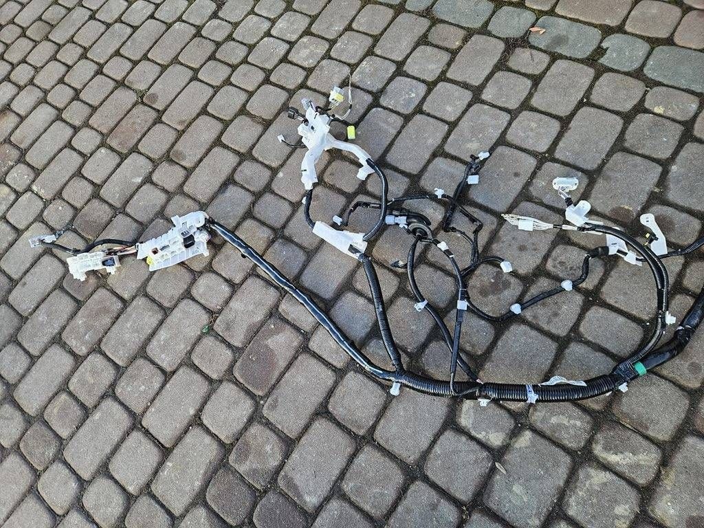 82515-0EB10 cablaggio cablaggio kabel interna auta Toyota Highlander XU70
