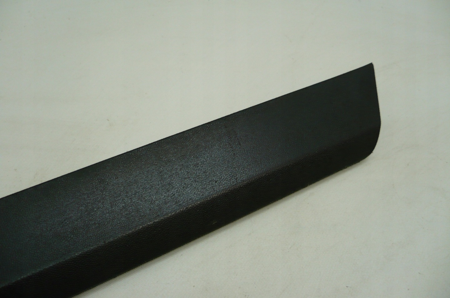 VW PASSAT B6 05-10 moulding door left rear part original lower