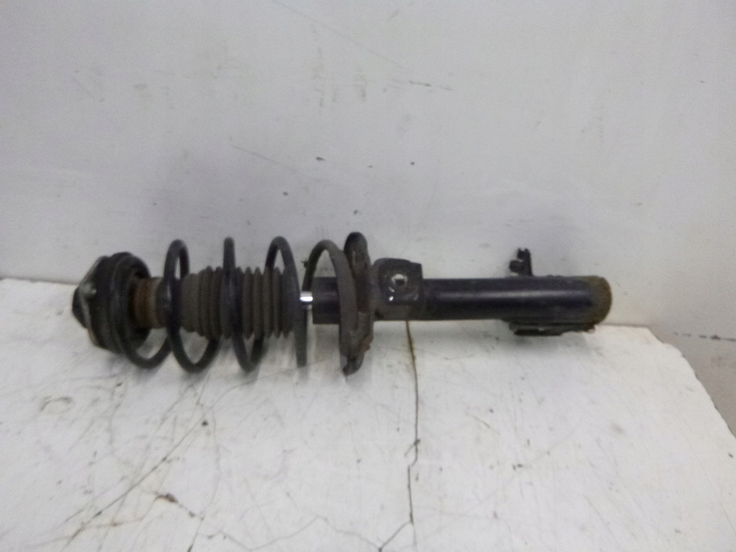 shock absorber front right Mercedes W169 1.5 A KLASA 04-12 1693201430