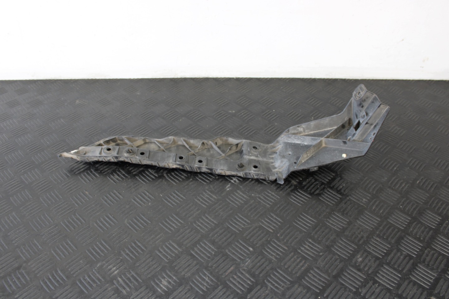 bumper bracket left rear part holder LAND RANGE ROVER SPORT II 2 L494