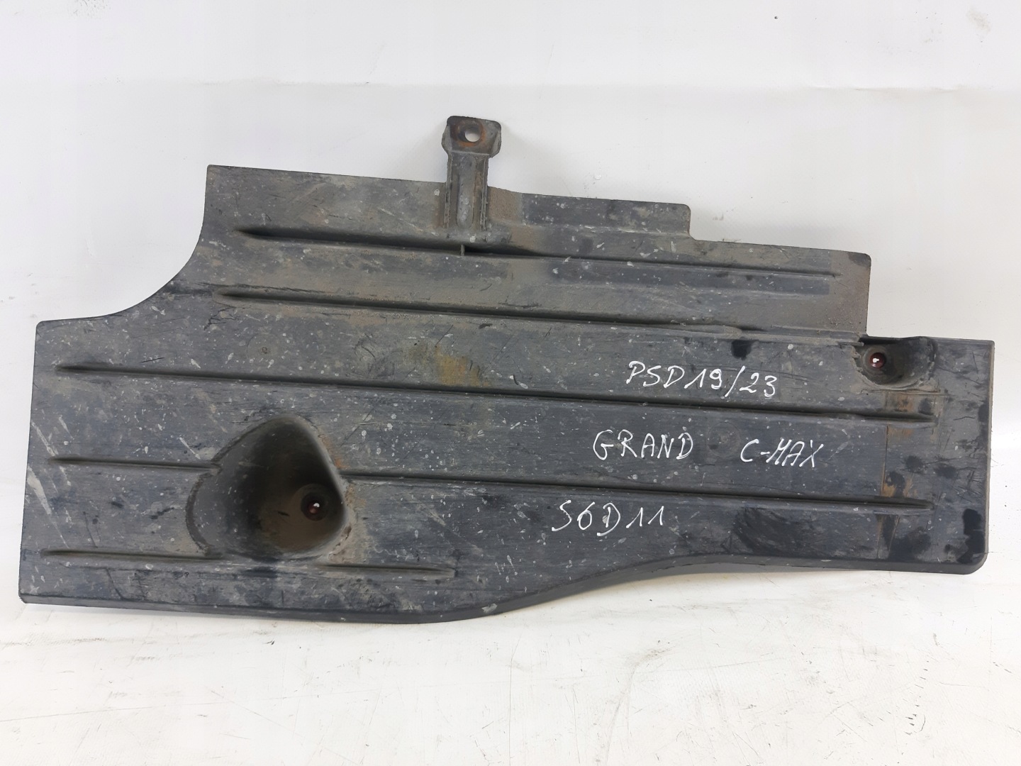 Ford GRAND C MAX FOCUS MK3 III cover chassis