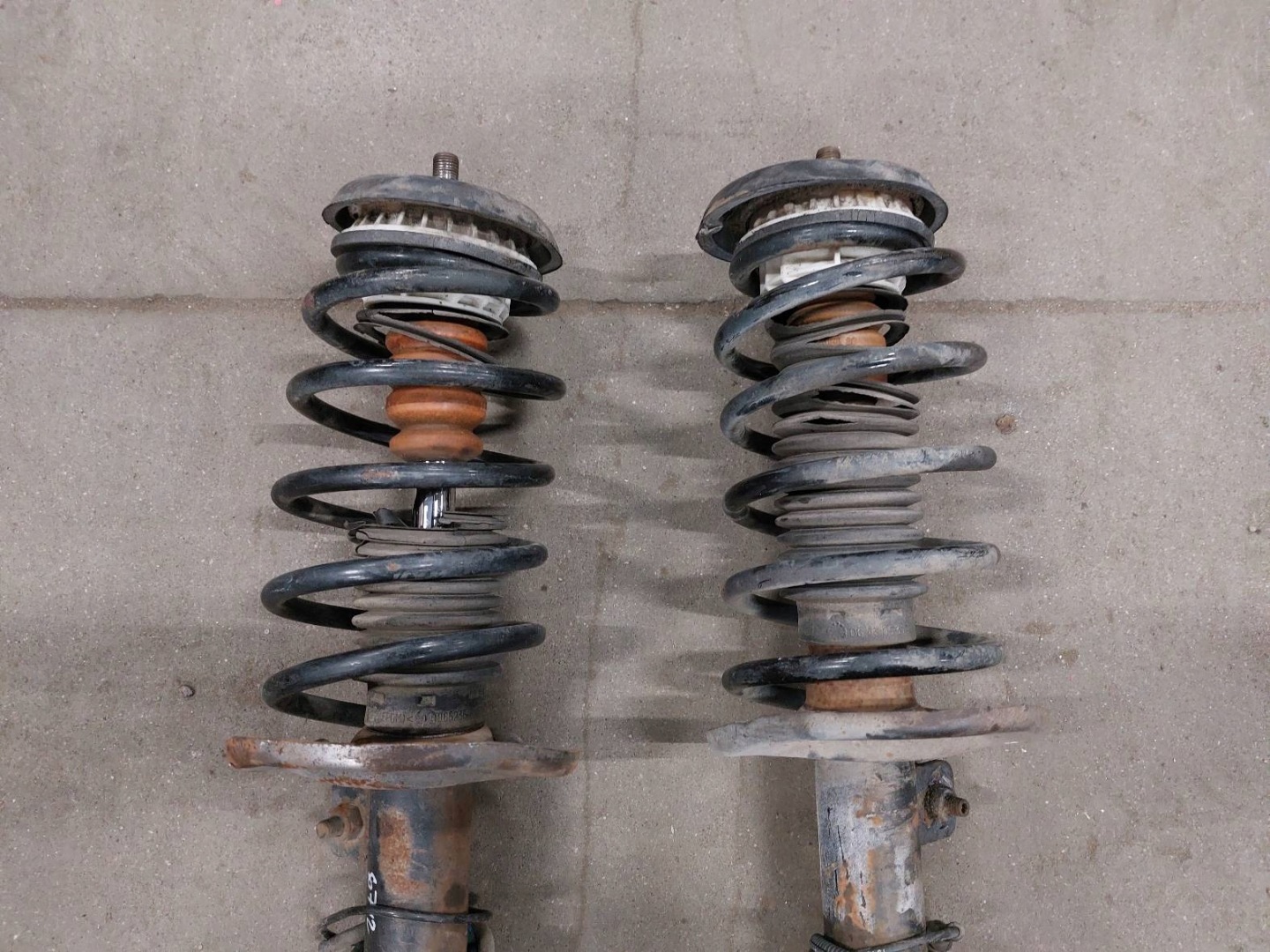 shock absorber spring swing left front + right front PEUGEOT 207 and