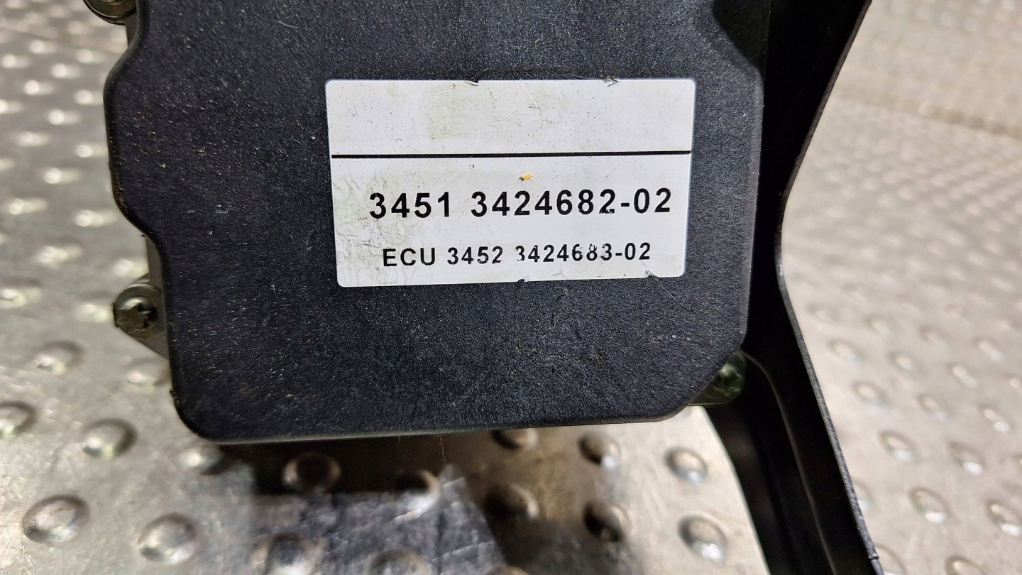 pump control unit ABS 3424682 3424683 BMW X3 E83 2.0D