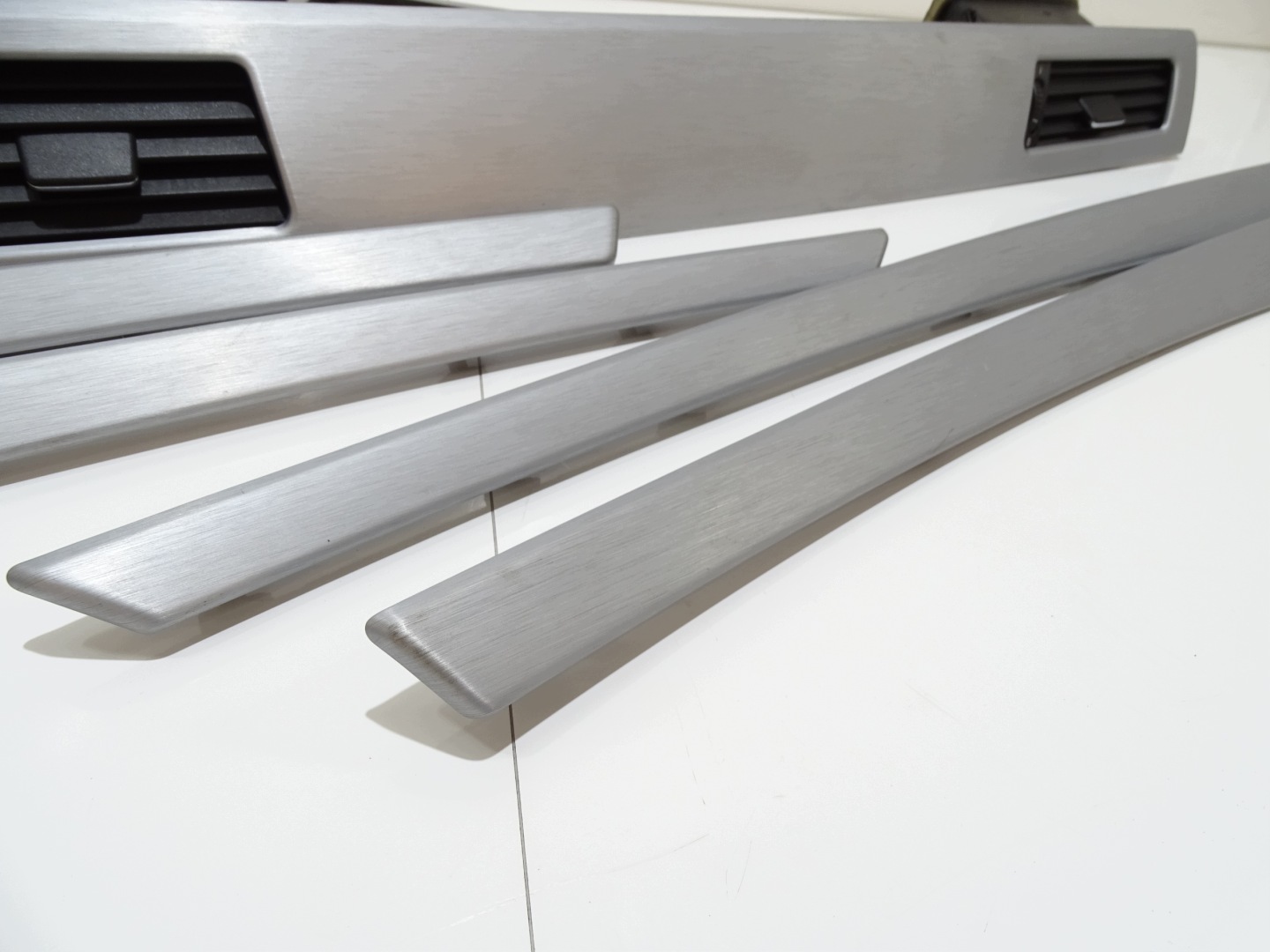 DEKORY SZCZOTKOWANE ALUMINUM BMW E60 E61 6951052