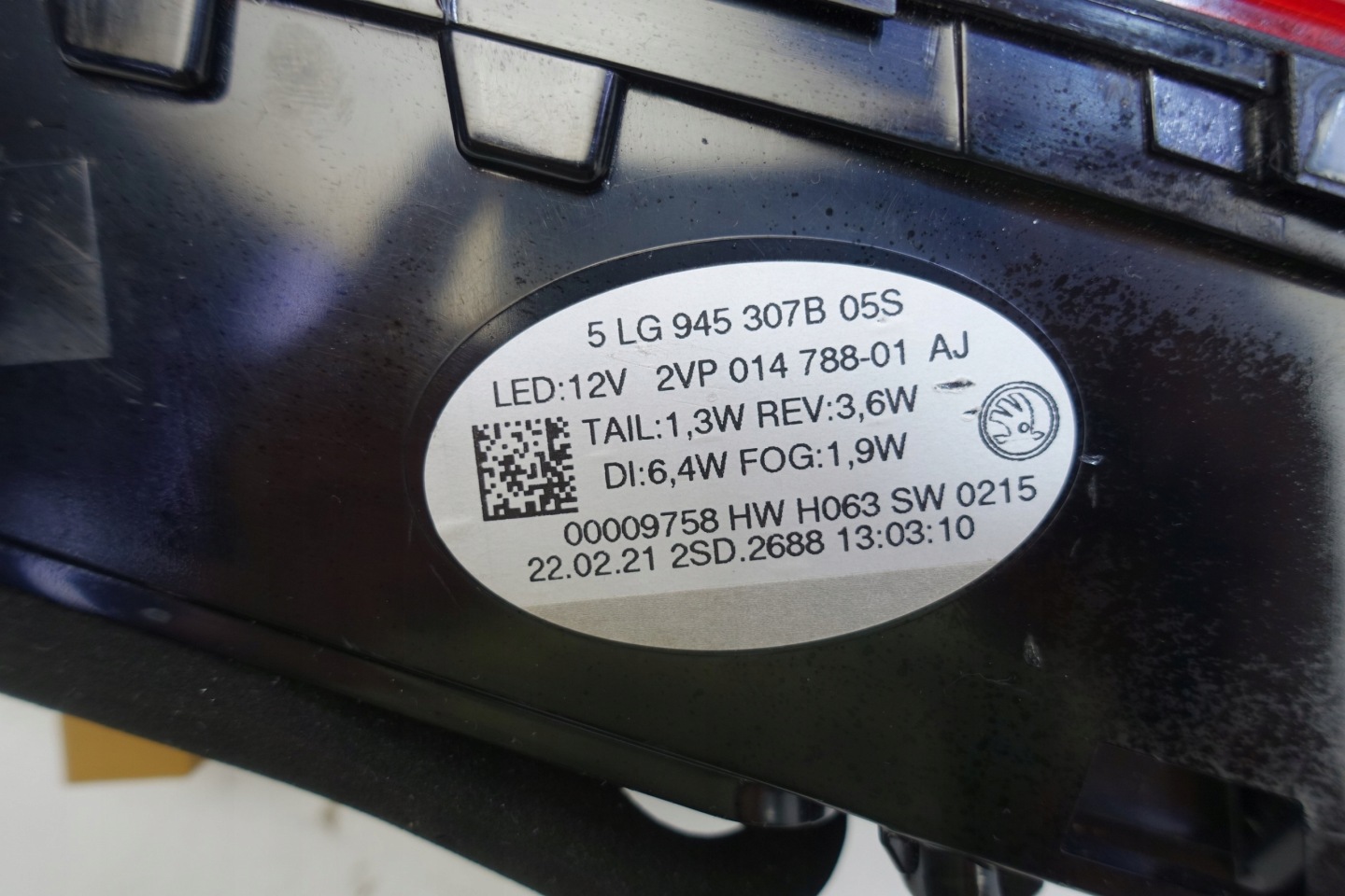 light left rear part left rear SKODA ENYAQ 5LG