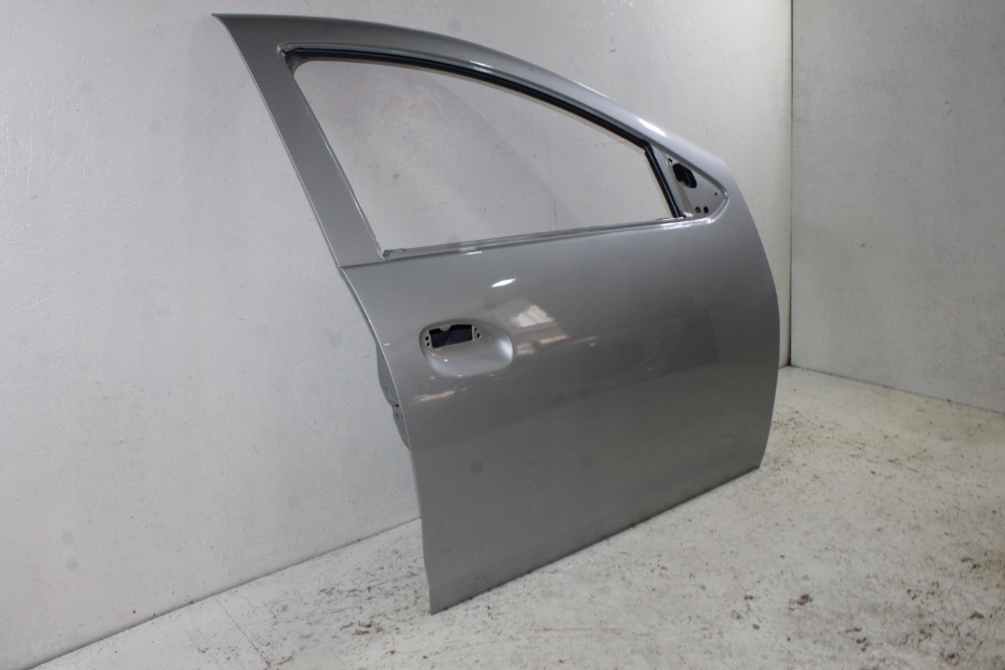 Dacia Sandero II door right front front